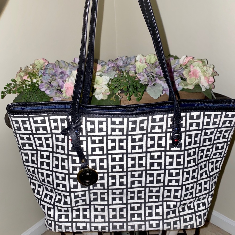 Tommy Hilfiger Tote